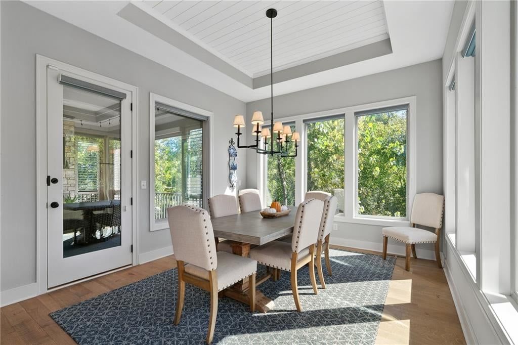 Breakfast nook at 2181 W 89th Place, Leawood, KS 66206