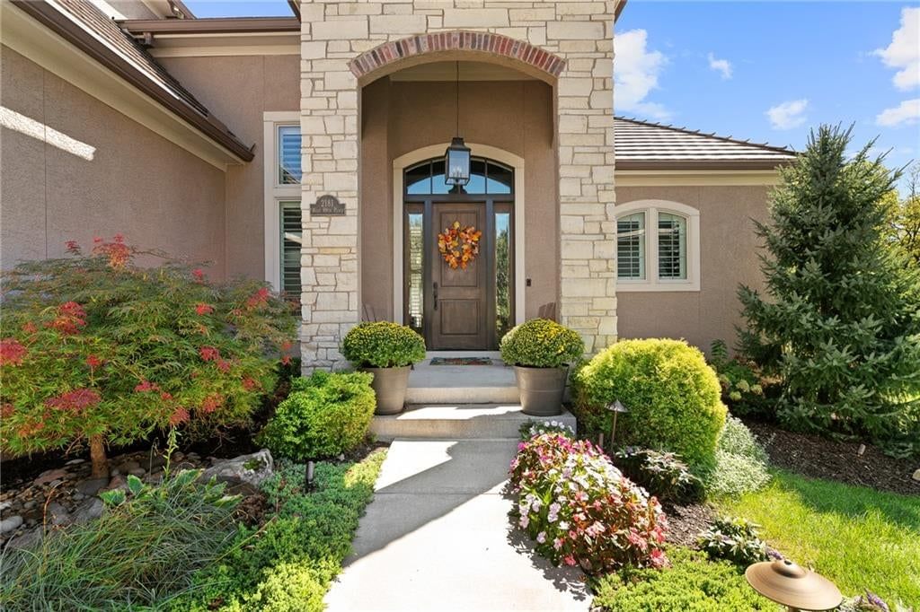 2181 W 89th Place, Leawood, KS: listing photo 2