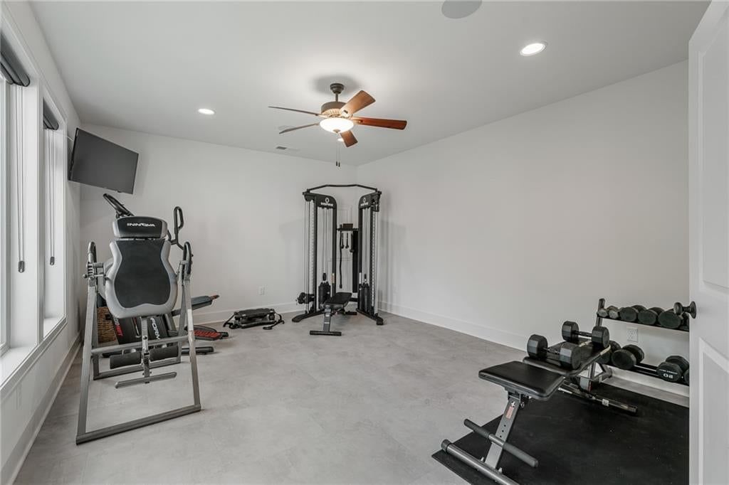 Home gym at 2181 W 89th Place, Leawood, KS 66206