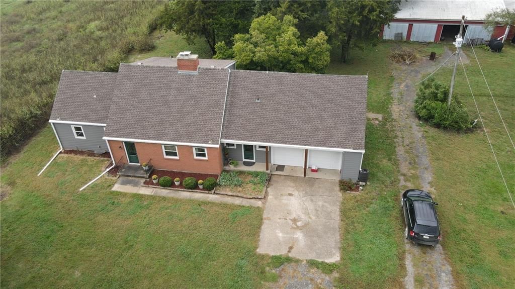 9700 W 319th Street, Louisburg, KS: listing photo 2