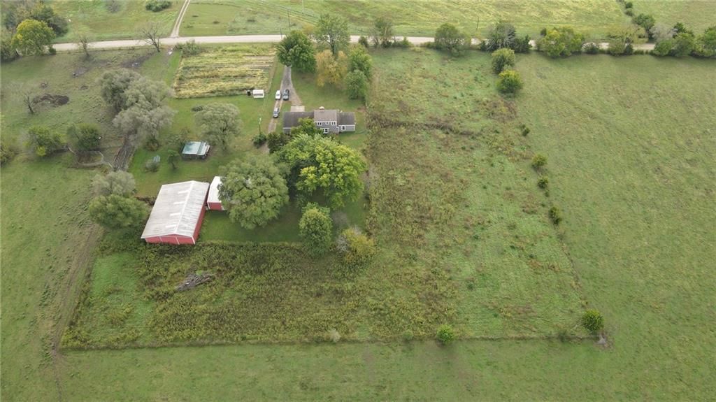 Photo 6 of 87 - 9700 W 319th Street, Louisburg, KS 66053