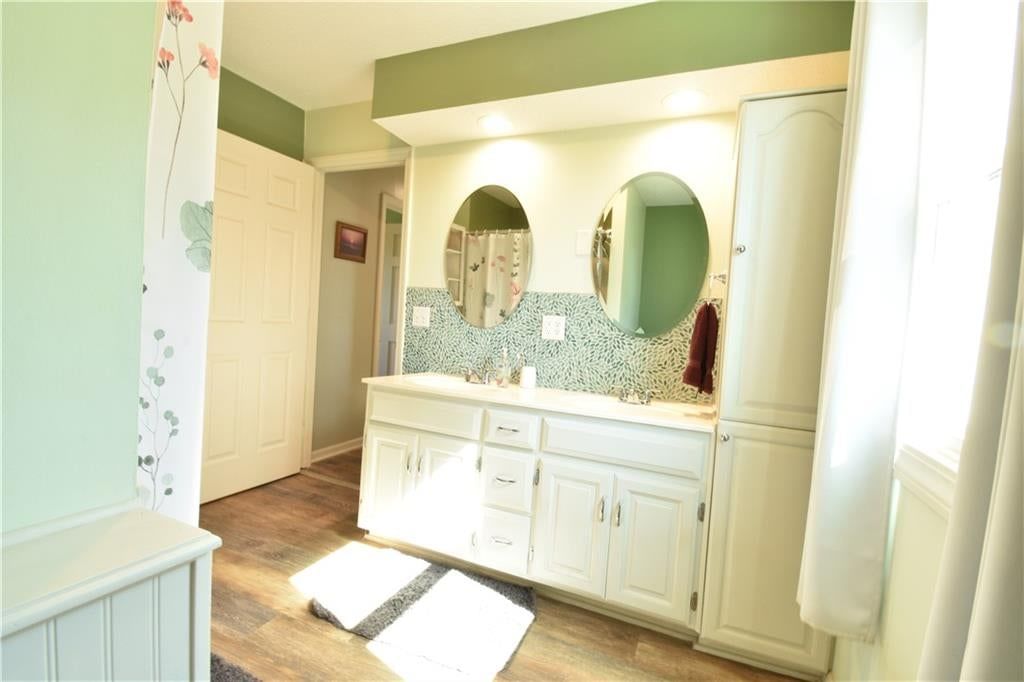 Double vanity at 9700 W 319th Street, Louisburg, KS 66053