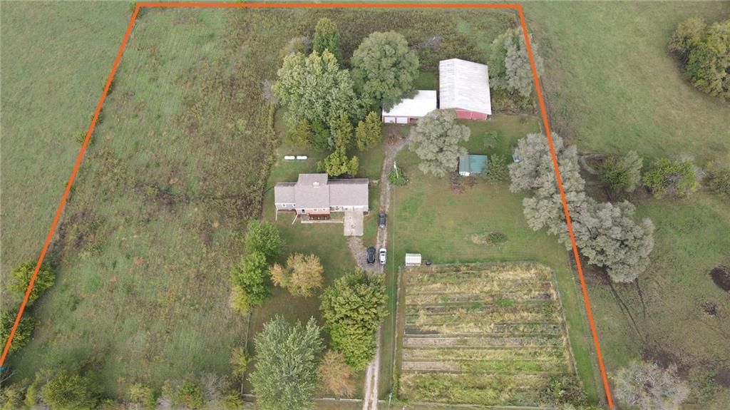 Photo 5 of 87 - 9700 W 319th Street, Louisburg, KS 66053