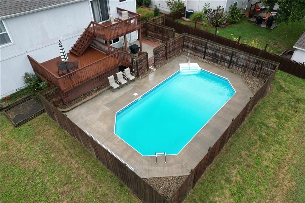 303 Park Lane, Lone Jack, MO: listing photo 2