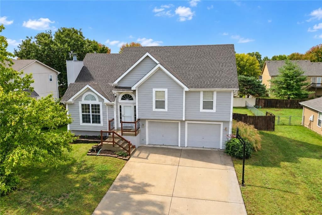 303 Park Lane, Lone Jack, MO 64070