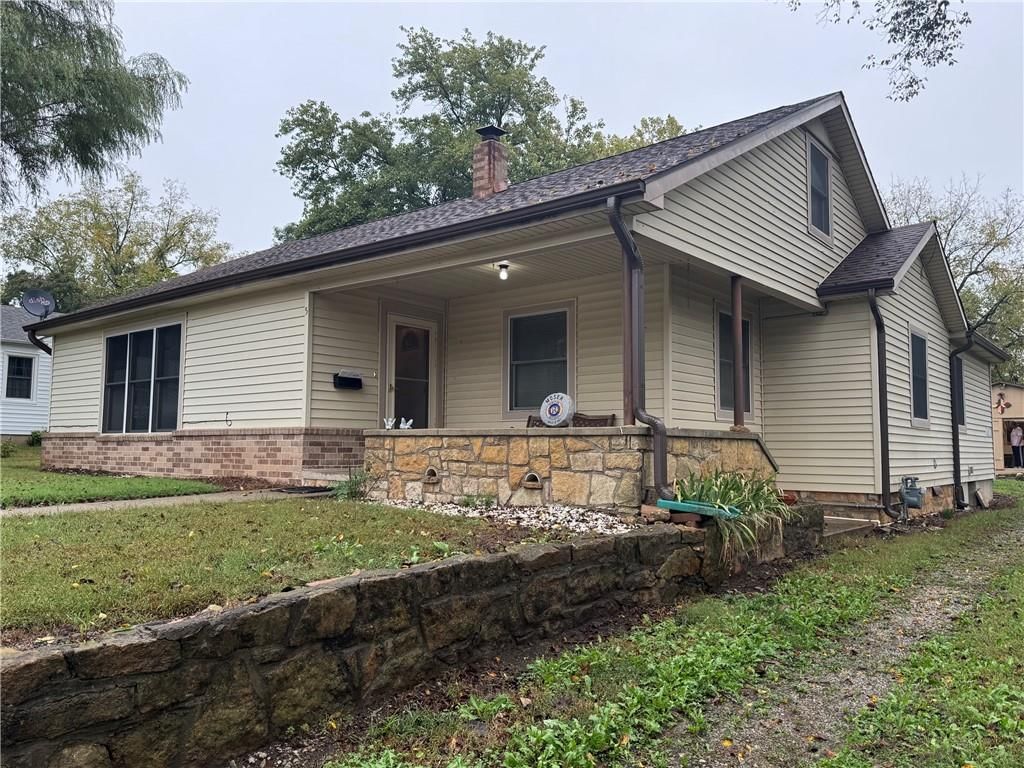 5 N Brayman Street, Paola, KS: listing photo 2