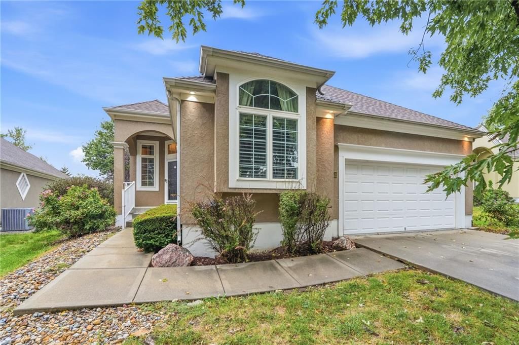 13408 Summit Court, Kansas City, MO: listing photo 3