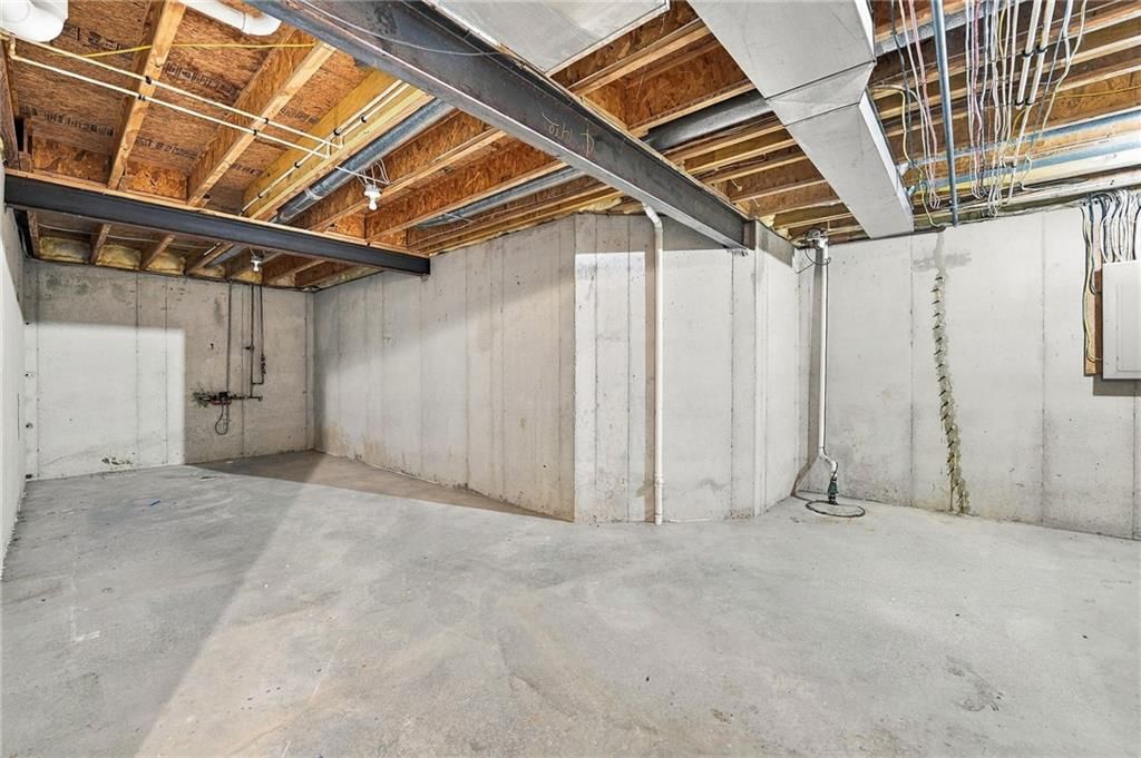 Mature trees and flat lot at 13408 Summit Court, Kansas City, MO 64145