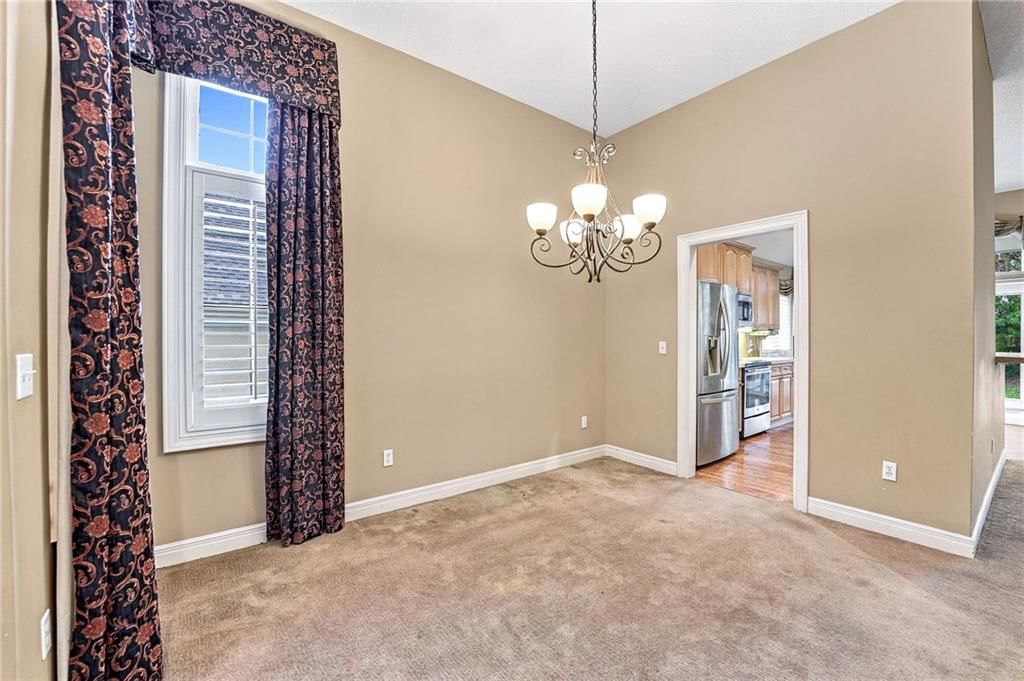 Photo 8 of 40 - 13408 Summit Court, Kansas City, MO 64145