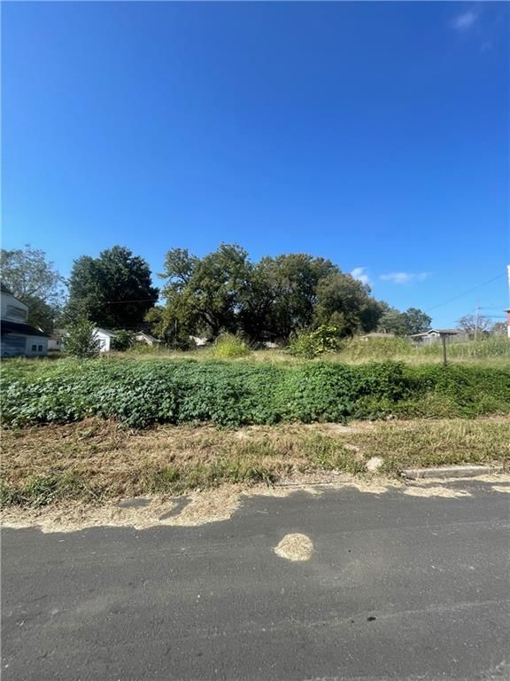 1647 Bristol Avenue, Kansas City, MO