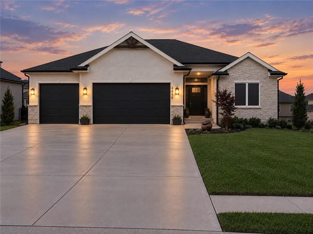 4548 NE Seneca Terrace, Lee's Summit, MO