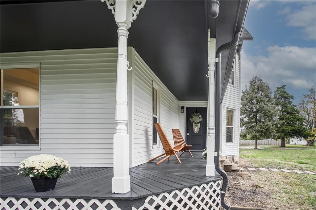 Covered front porch at 24050 W 55th Street, Shawnee, KS 66226