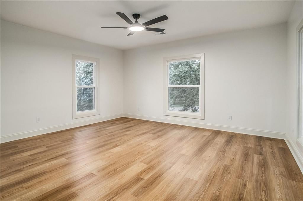 Photo 23 of 30 - 24050 W 55th Street, Shawnee, KS 66226