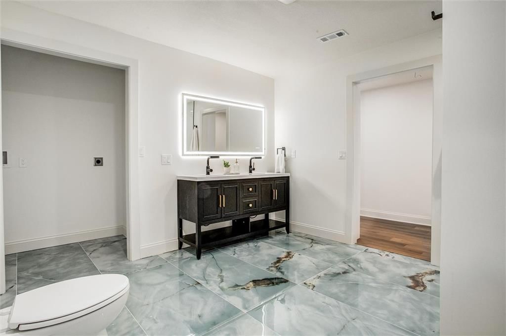 Double vanity at 24050 W 55th Street, Shawnee, KS 66226