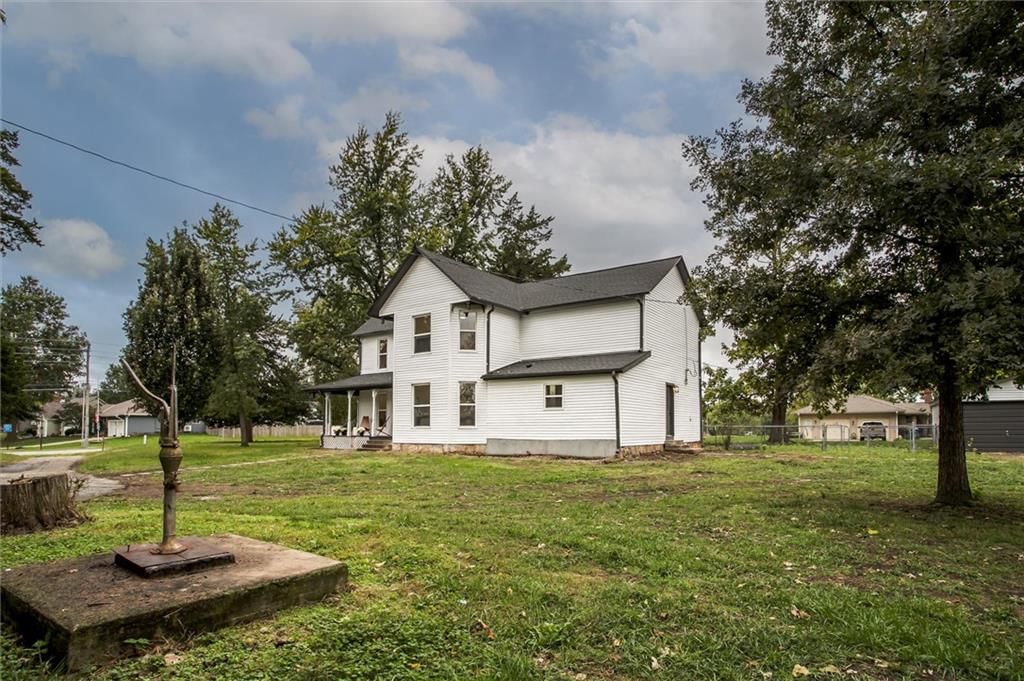 Photo 29 of 30 - 24050 W 55th Street, Shawnee, KS 66226