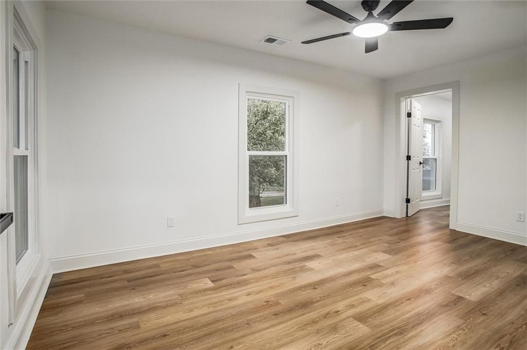 Photo 27 of 30 - 24050 W 55th Street, Shawnee, KS 66226