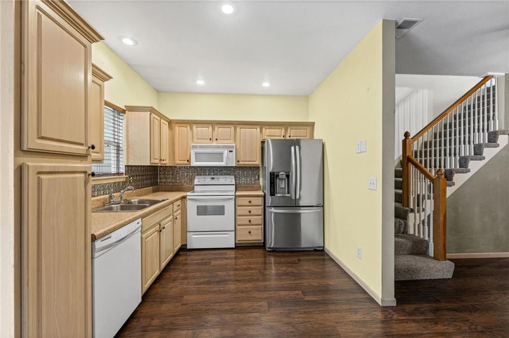 Photo 14 of 36 - 1623 SW Mission Road, Lee's Summit, MO 64081