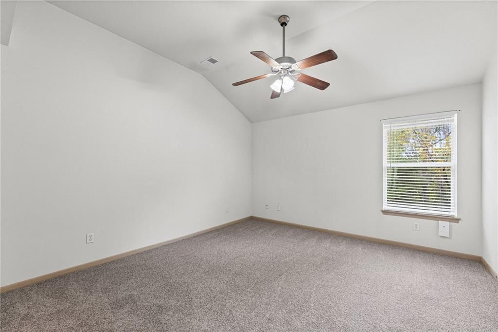 Photo 21 of 36 - 1623 SW Mission Road, Lee's Summit, MO 64081