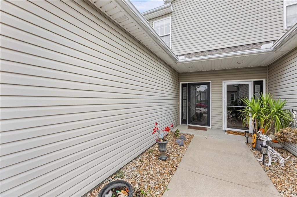 1623 SW Mission Road, Lee's Summit, MO: listing photo 2