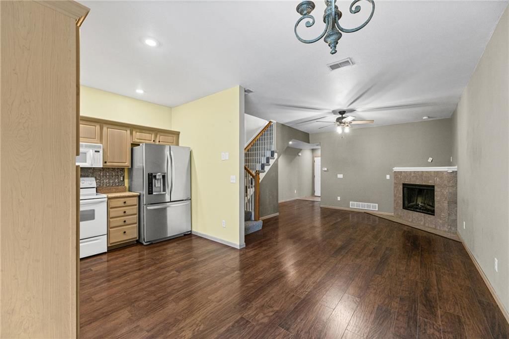 Photo 11 of 36 - 1623 SW Mission Road, Lee's Summit, MO 64081
