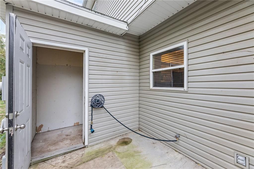 Photo 31 of 36 - 1623 SW Mission Road, Lee's Summit, MO 64081