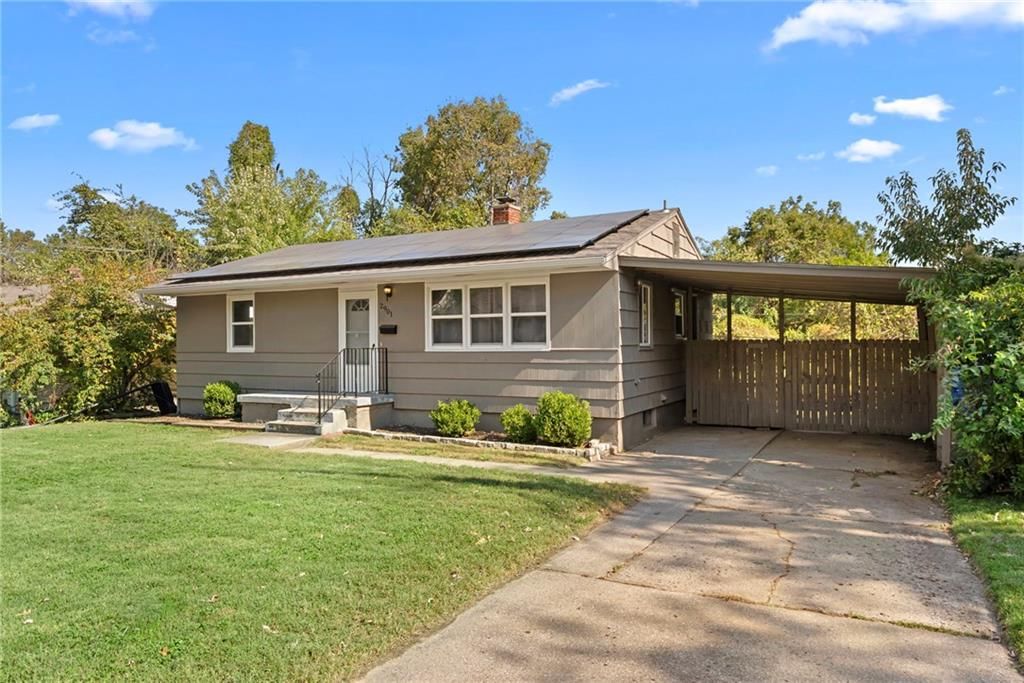 2901 Appleton Avenue, Independence, MO: listing photo 2