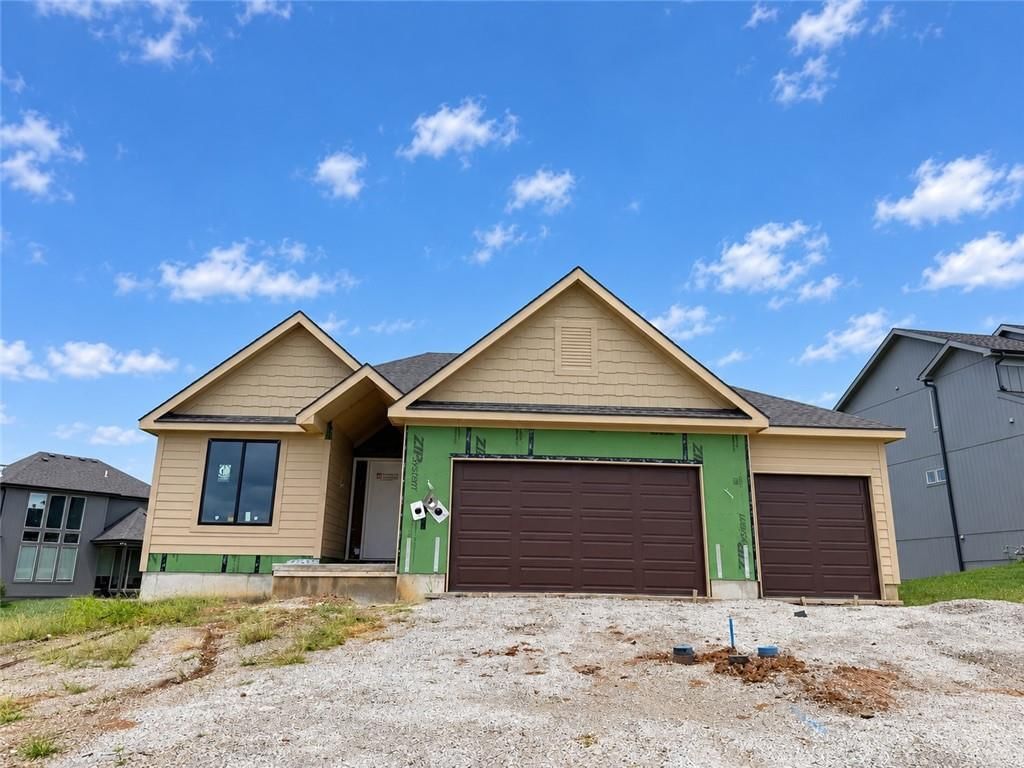 917 Twisted Oak Road, Greenwood, MO
