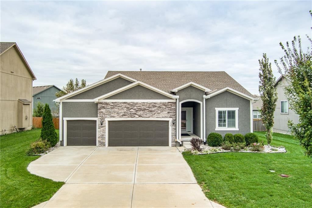 108 SW Ayden Lane, Blue Springs, MO