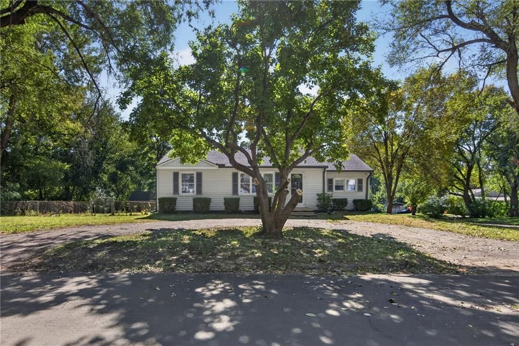 10901 E 81st Terrace, Raytown, MO