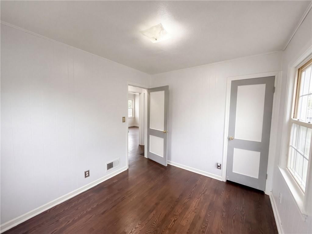 Photo 7 of 13 - 10308 E 39th Street, Kansas City, MO 64133