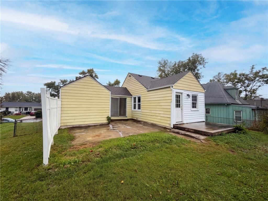 Photo 12 of 13 - 10308 E 39th Street, Kansas City, MO 64133