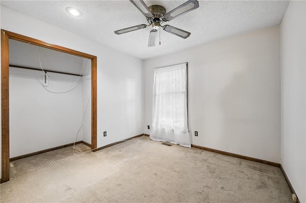 Photo 19 of 30 - 6906 N CHAS Drive, Pleasant Valley, MO 64068