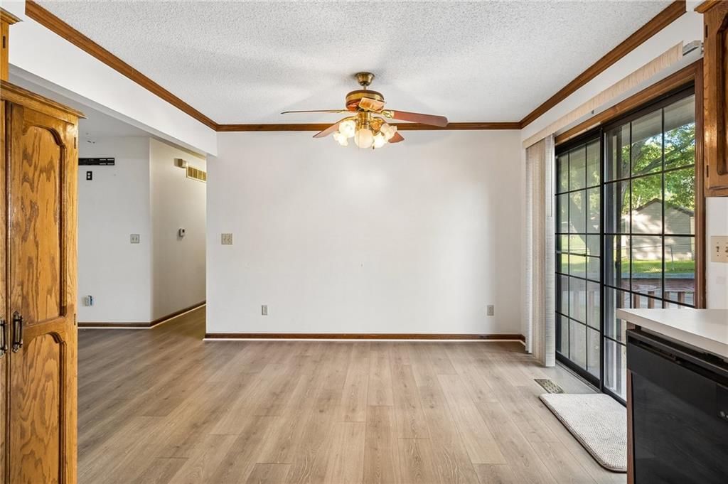 Photo 10 of 30 - 6906 N CHAS Drive, Pleasant Valley, MO 64068
