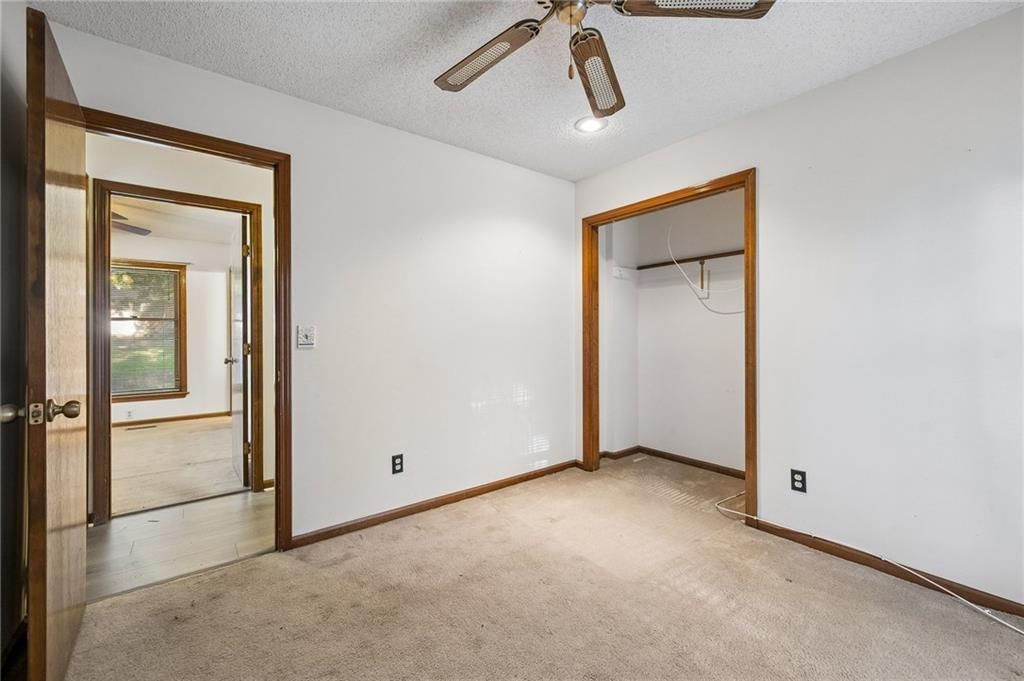 Photo 18 of 30 - 6906 N CHAS Drive, Pleasant Valley, MO 64068
