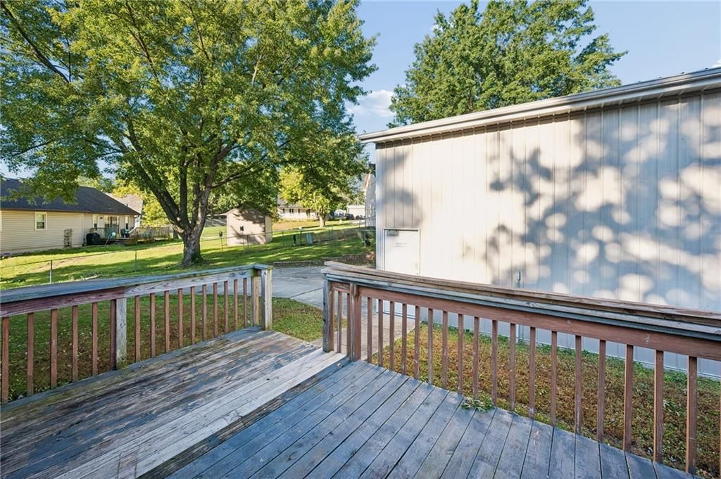 Photo 30 of 30 - 6906 N CHAS Drive, Pleasant Valley, MO 64068