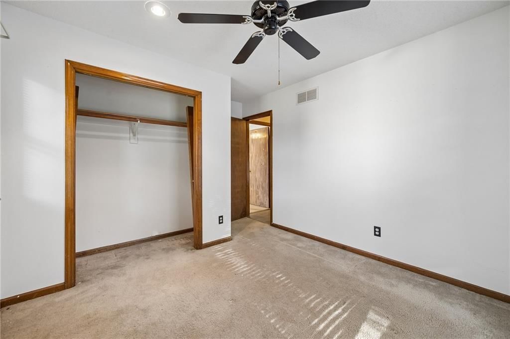 Photo 22 of 30 - 6906 N CHAS Drive, Pleasant Valley, MO 64068