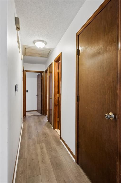 Photo 11 of 30 - 6906 N CHAS Drive, Pleasant Valley, MO 64068
