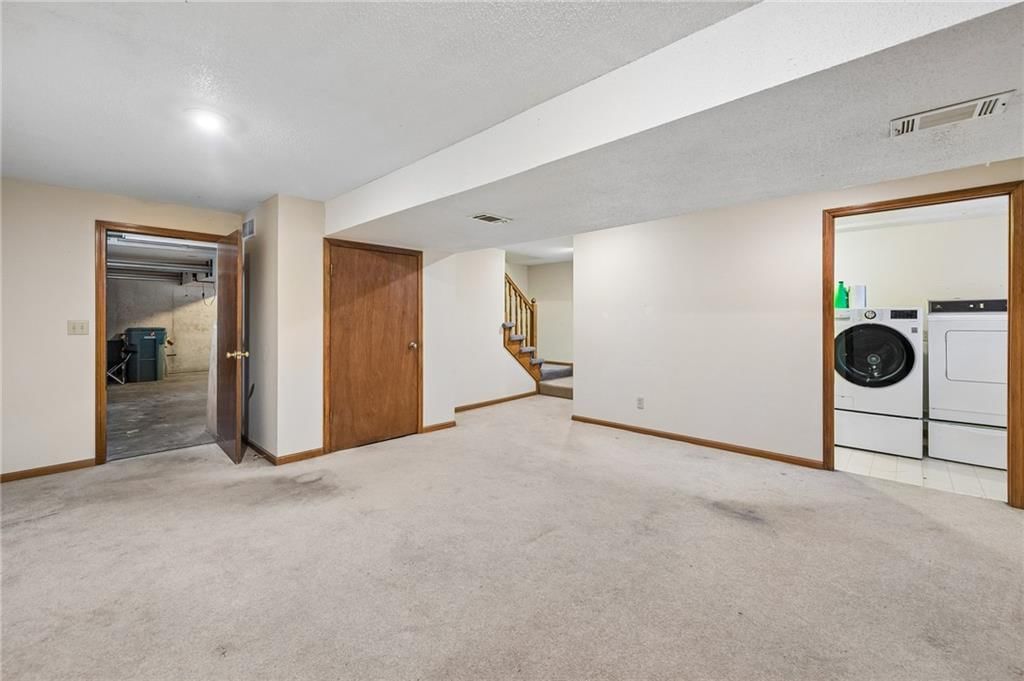 Photo 24 of 30 - 6906 N CHAS Drive, Pleasant Valley, MO 64068