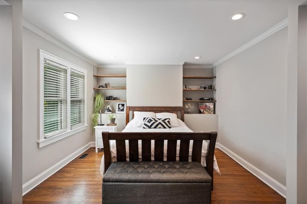 Photo 22 of 53 - 211 E 66TH Street, Kansas City, MO 64113
