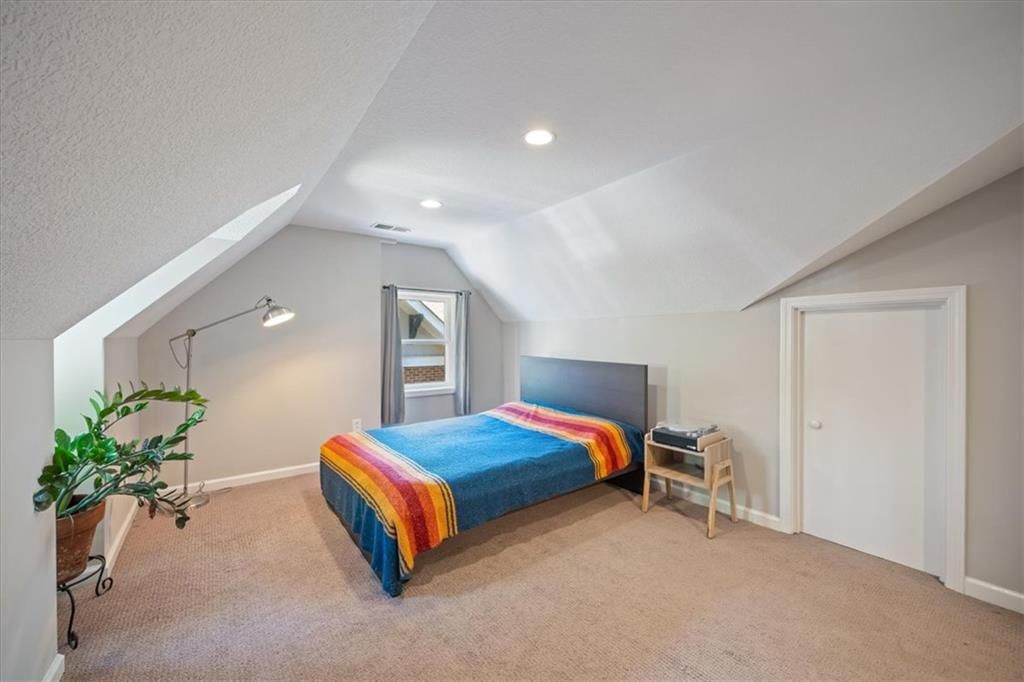 Photo 35 of 53 - 211 E 66TH Street, Kansas City, MO 64113