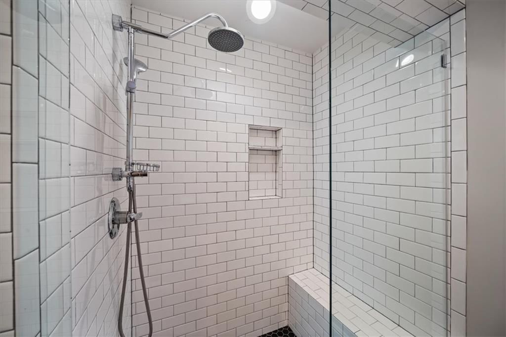 Photo 26 of 53 - 211 E 66TH Street, Kansas City, MO 64113