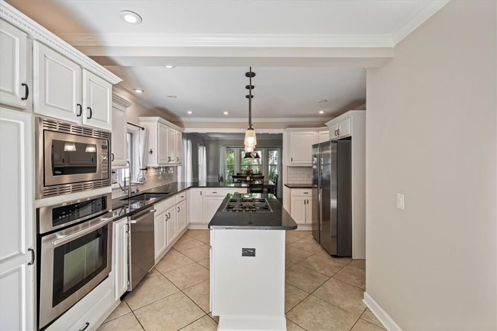 Photo 19 of 53 - 211 E 66TH Street, Kansas City, MO 64113