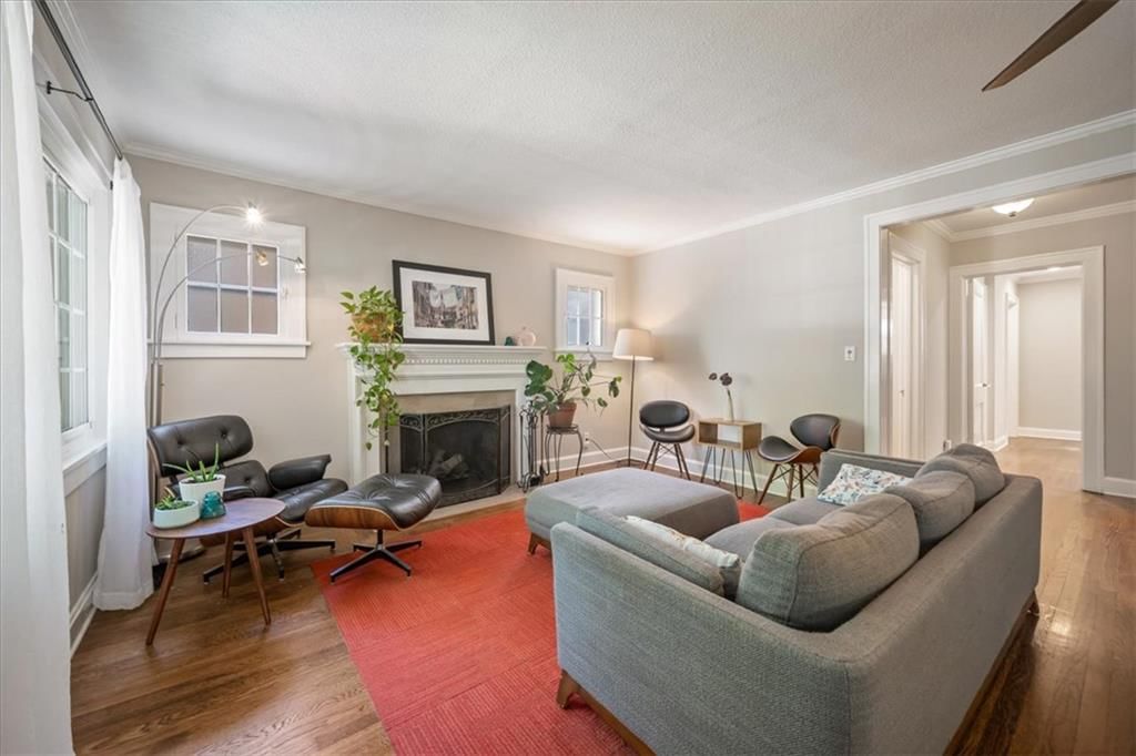 Photo 10 of 53 - 211 E 66TH Street, Kansas City, MO 64113