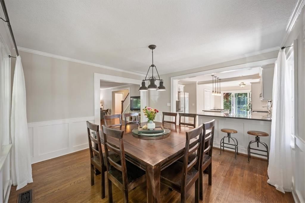 Photo 13 of 53 - 211 E 66TH Street, Kansas City, MO 64113