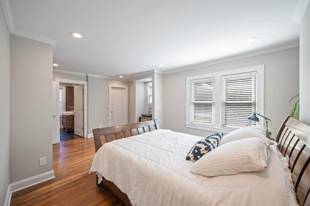 Photo 23 of 53 - 211 E 66TH Street, Kansas City, MO 64113