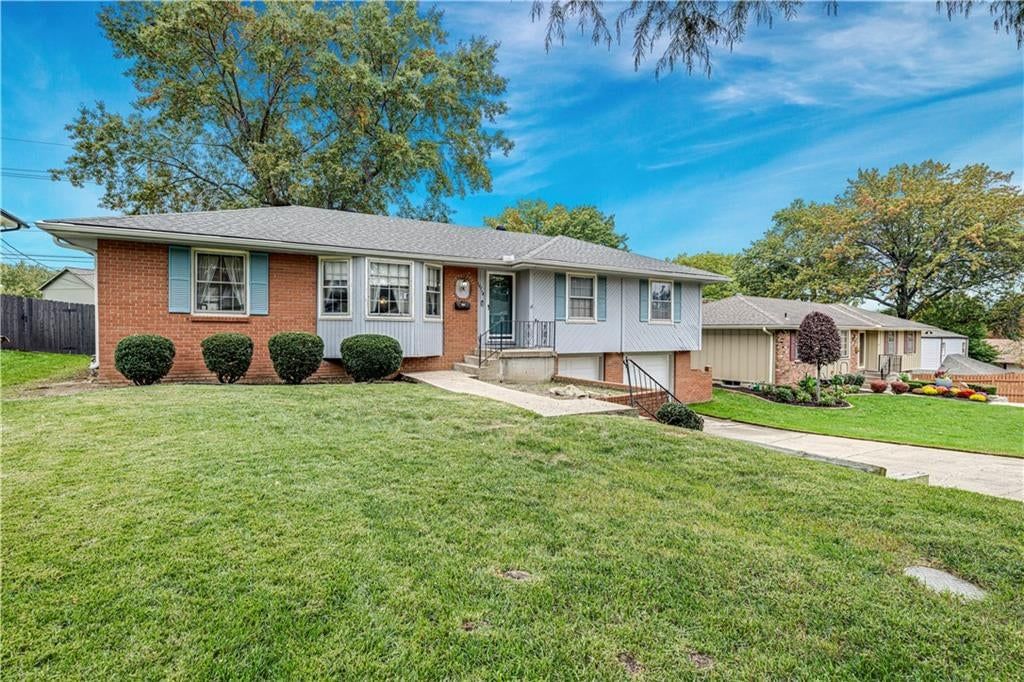 10718 McGee Street, Kansas City, MO: listing photo 2