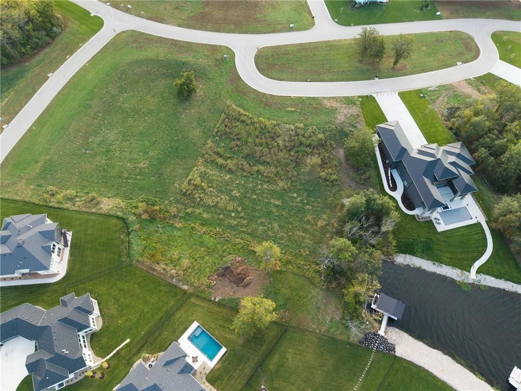 Photo 6 of 9 - 18 Tomahawk Circle