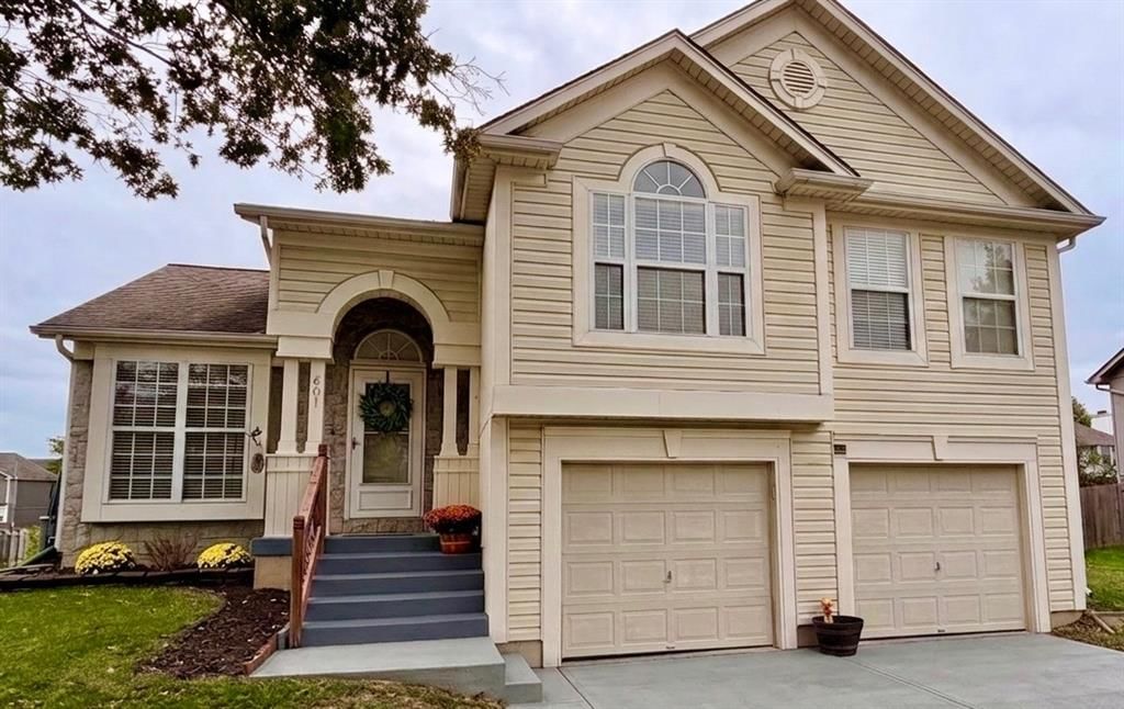 601 SE Sumpter Drive, Lee's Summit, MO