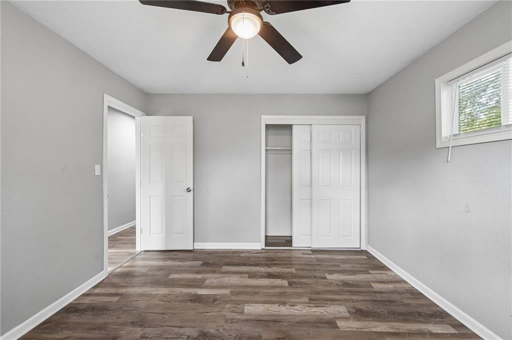 Photo 21 of 25 - 11305 Mckinley Avenue, Kansas City, MO 64134