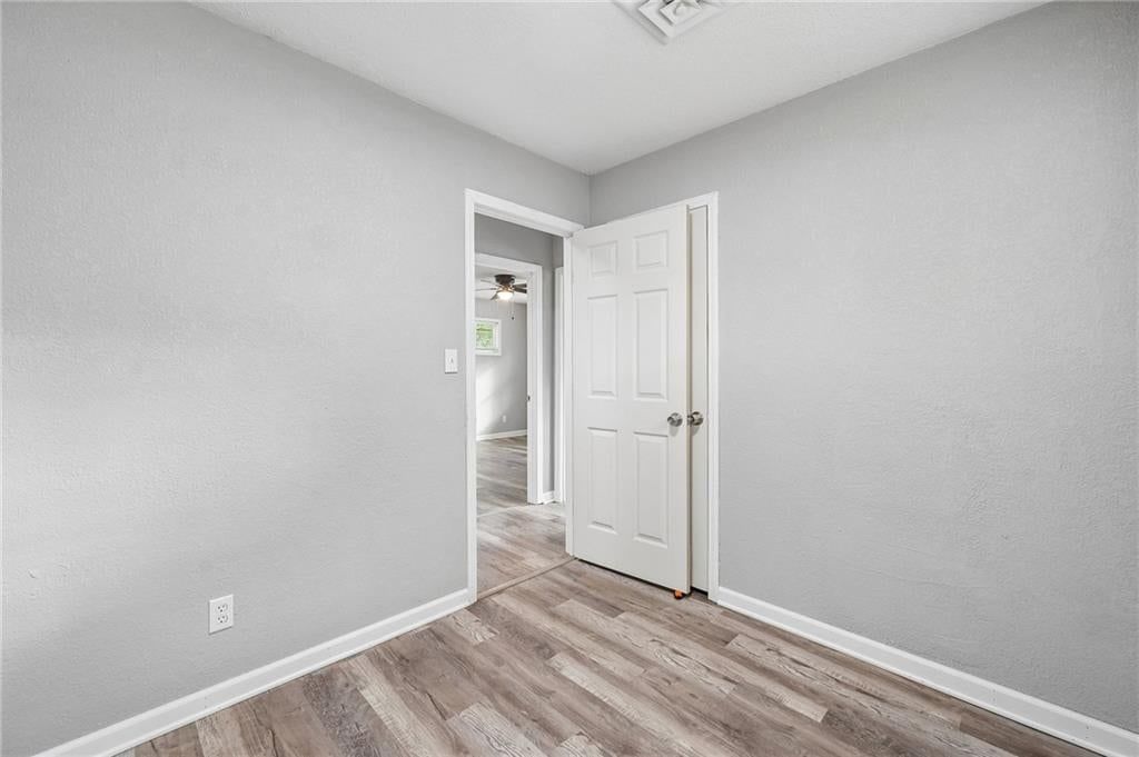 Photo 19 of 25 - 11305 Mckinley Avenue, Kansas City, MO 64134